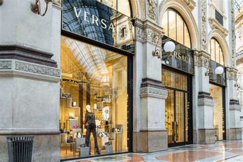 versace piazza duomo milan|Versace Milano Rinascente .